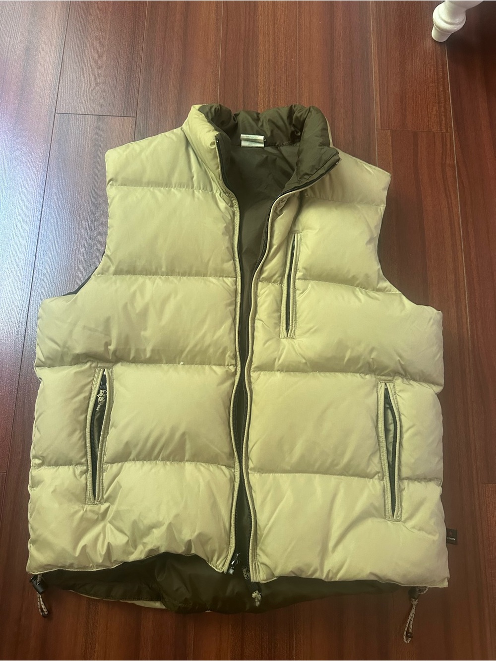 Old Navy Men's Tan Quilted Puffer Vest